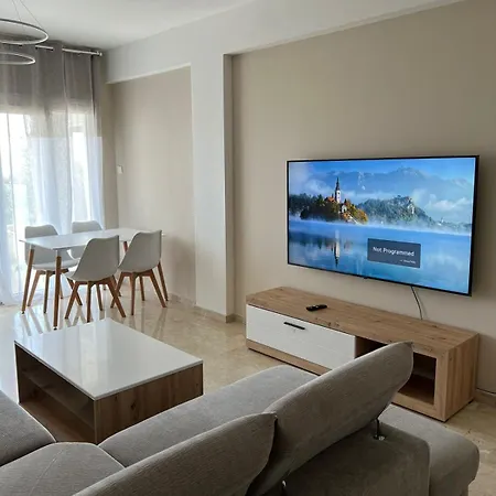 Sea Front Apatment With Wonderful View By The Beach Apartment