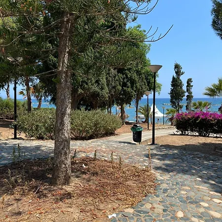 Sea Front Apatment With Wonderful View By The Beach Limassol